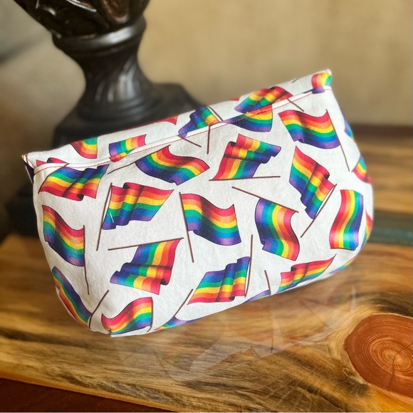 Rainbow PRIDE Flag Stripes Print magnetic clasp Clutch Fabric Handmade Clutch - Picture 2 of 6